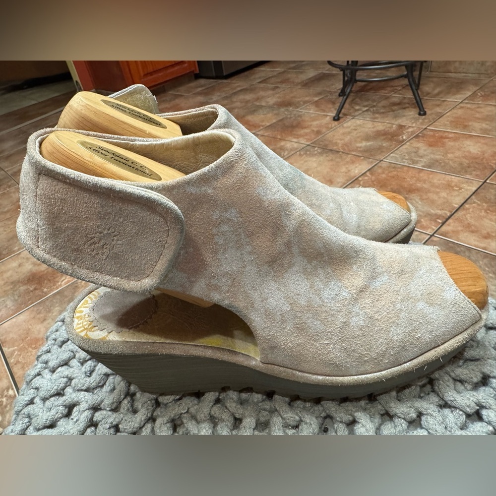 Fly London Yone Wedge Sandal Sz 40(9.5)